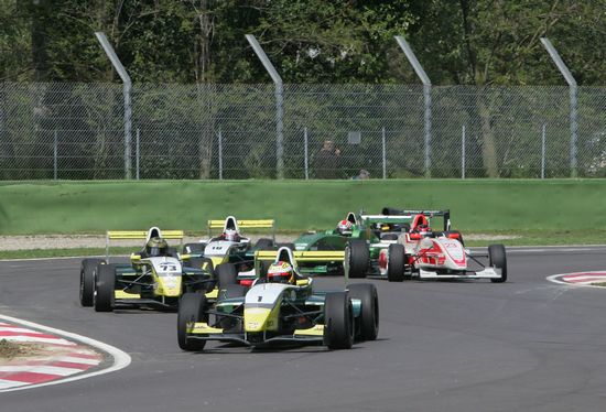 TS Corse monopolizza il podio di Imola in Formula 2000 Light
